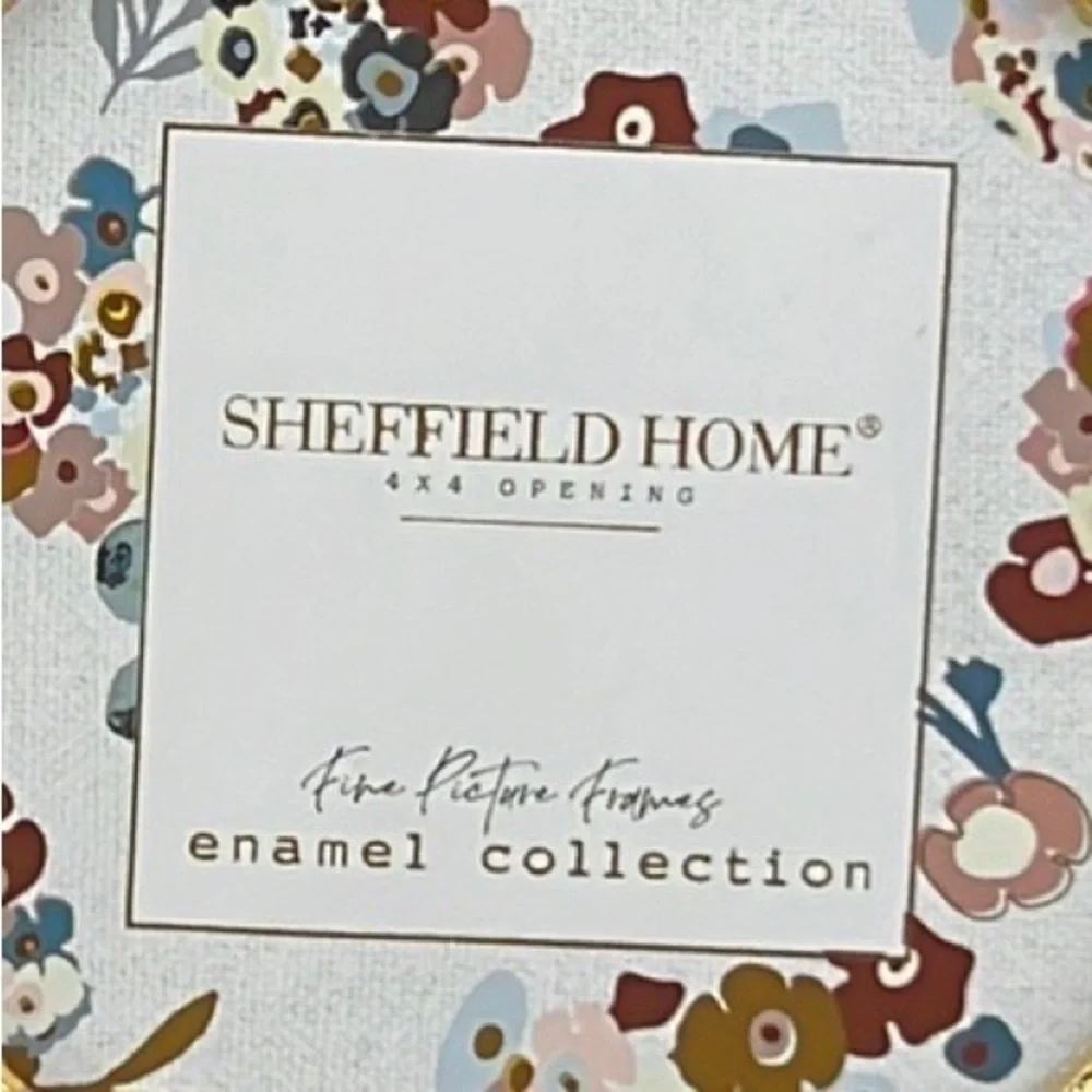 Sheffield Home - ‘Pink Circle’ picture frame. 4” x 4”. NWT.